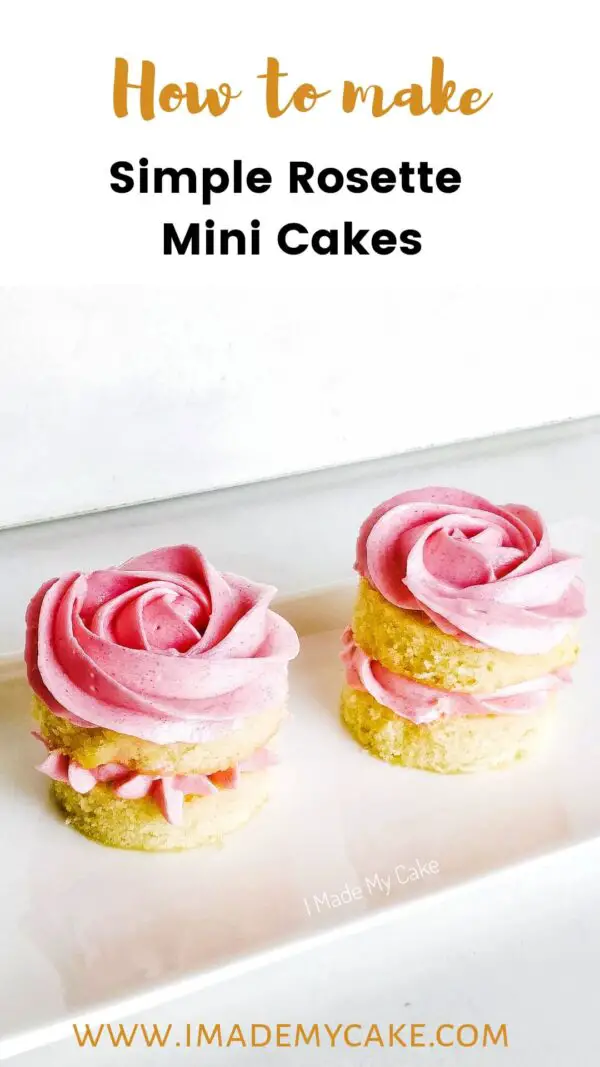 mini cakes with rosettes