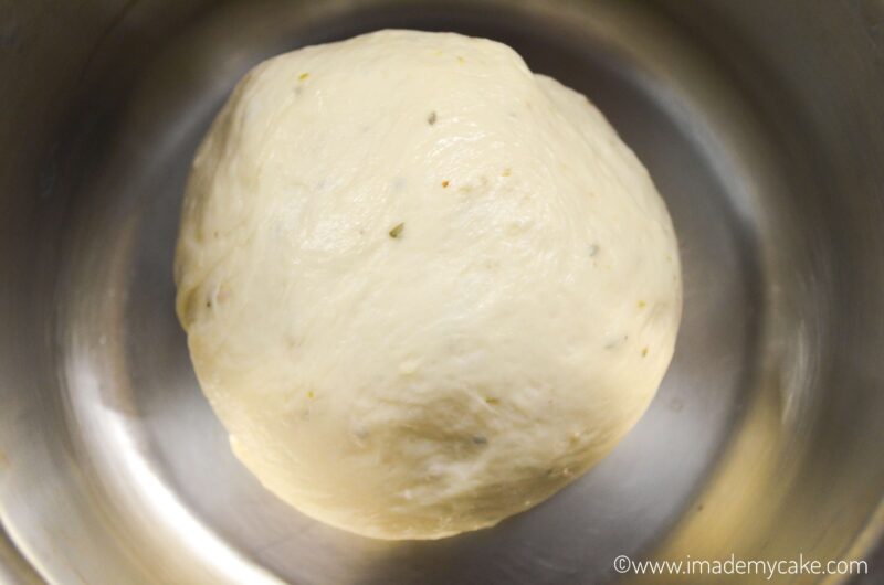 dough for paneer makhani pizza